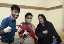 हेयर पिन पेट में होने के कारण खाने में हो रही थी मुश्किल