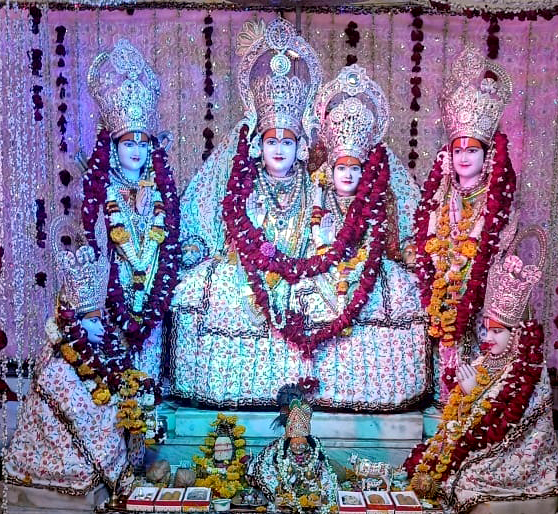 geeta bhavan me ramjanmotsav ki aarti_2