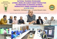 भारतीय सोयाबीन अनुसन्धान संस्थान द्वारा “बदलते हुए जलवायु परिपेक्ष के अनुकूल सोयाबीन तकनीकियाँ” विषय पर प्रशिक्षण कार्यक्रम का आयोजन