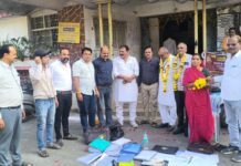 नगर निगम के सम्मेलन के खिलाफ धरना