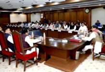 बड़वाह-धामनोद 4 लेन मार्ग मय पेव्हड शोल्डर के निर्माण कार्यों के लिए 2,508 करोड़ 21 लाख रूपये की प्रशासकीय स्वीकृति