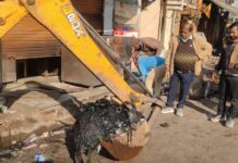 नगर के विभिन्न क्षेत्रों की नालियों की हुई सफाई