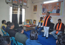 राष्ट्रीय मतदाता दिवस पर युवा मोर्चा ने किया प्रथम बार मतदान करने वाले युवाओं से संवाद