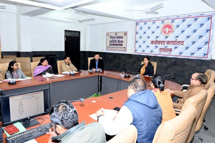 mahila_bal_vikas_miting_collector_1